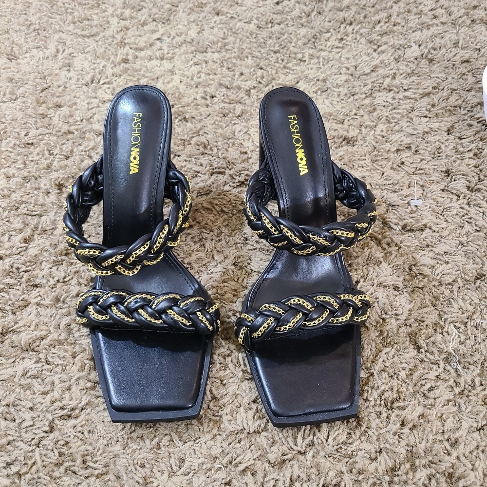 ❤️Fashion nova sandals/heals size 8.5